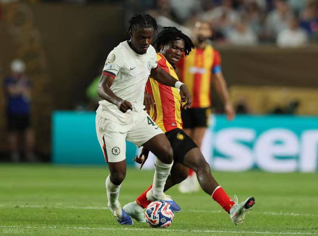 包含詹姆斯在切尔西比赛中险胜,重返赛场引发热议!热度持续攀升的词条-开云入口